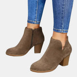 Hazel | Edle Veloursleder-Stiefeletten mit Blockabsatz – Taupe