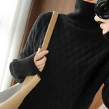 Dorothee | Damen Rollkragenpullover mit Kabel Design und Oversized Schnitt – Schwarz