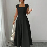 Ysolenne - Midikleid mit weichem Griff und quadratischem Ausschnitt – Schwarz