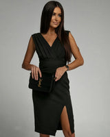 Arielle - Figurbetontes V-Ausschnitt-Kleid mit Schlitz – Schwarz