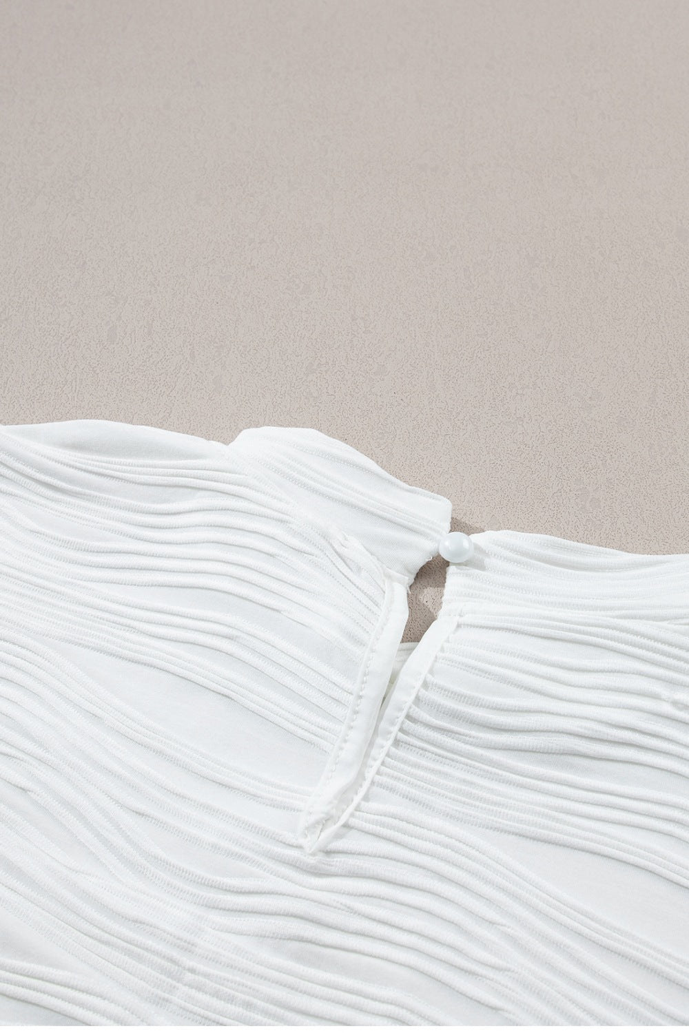 Ina® | Strukturiertes Top mit Stehkragen und kurzen Ärmeln für Damen