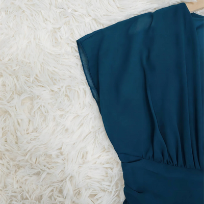 Elegantes Marineblaues Partykleid