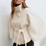 Eleganter Cape-Mantel mit Gürtel – Beige