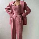 3-teiliges, tailliertes Set für Damen: Oberteil, Rock und Blazer – Rosa