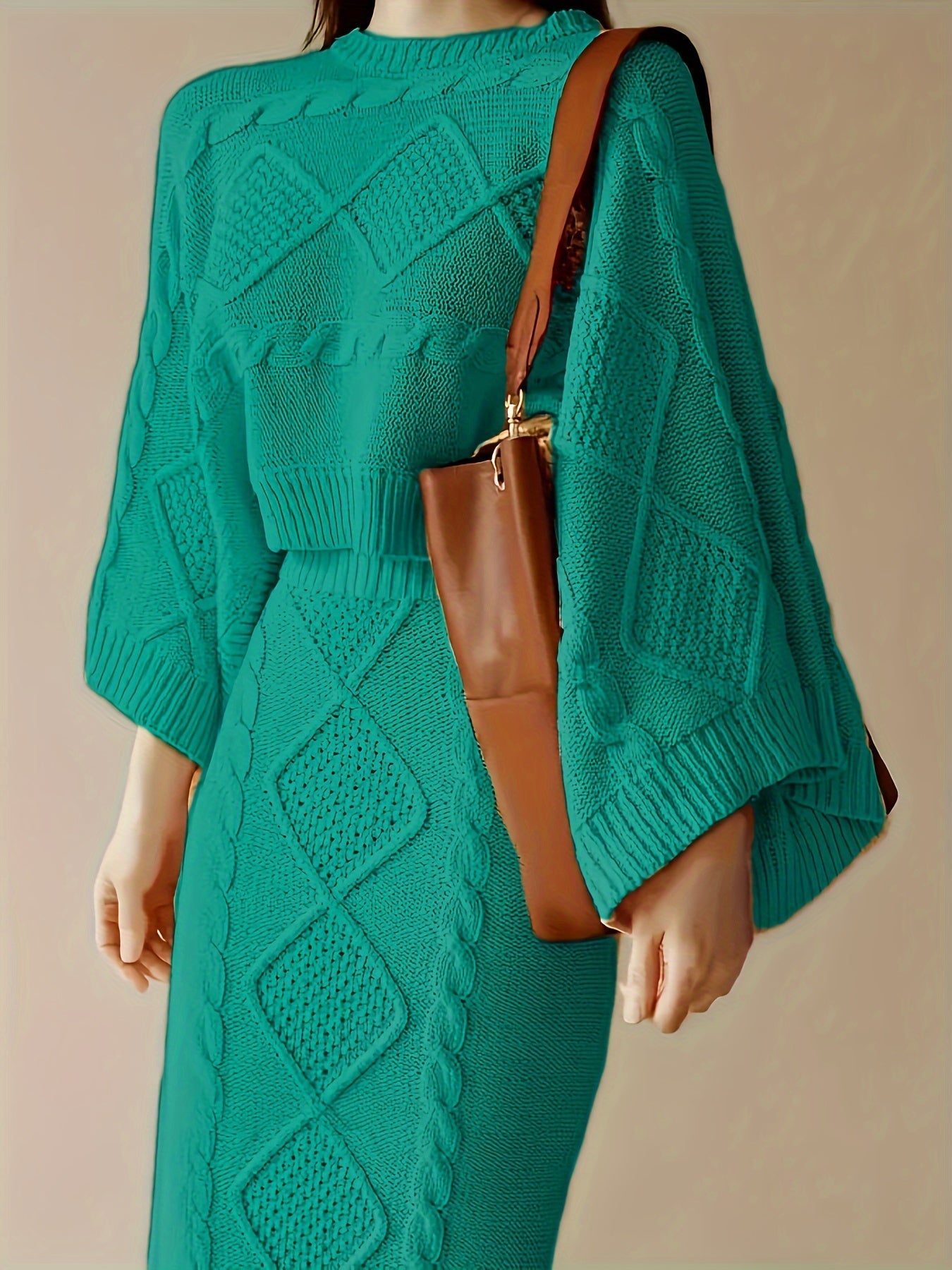 Stilvoller Pullover-Zweiteiler mit hohem Kragen, ausgestellten Ärmeln und Slim-Strickrock für Damen | Ideal für das tägliche Tragen