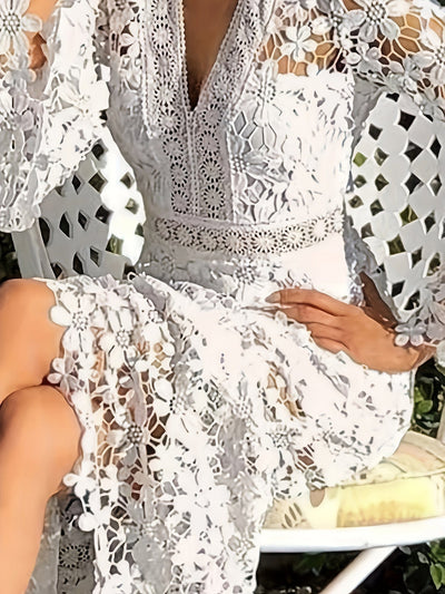 Lässiges Kleid aus Guipure-Spitze mit V-Ausschnitt, langen Ärmeln und schmaler Passform für Damen | Ideal für den Sommer