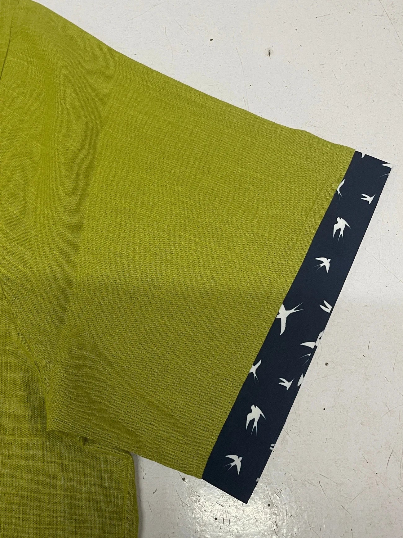 Trofim – Elegantes Niedliches Hemd Mit Vogel Drucken