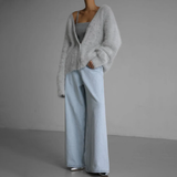 Franka | Damen Oversize Strickjacke mit V-Ausschnitt – Hellgrau