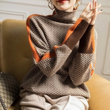 Greta | Damen Rollkragenpullover mit Muster und weitem Schnitt – Orange