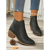 Helvara | Damen Stiefeletten mit Blockabsatz und Cutout – Schwarz