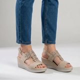 Elinazza | Damen-Keilsandalen mit verstellbarem Riemen – Beige
