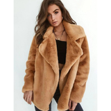 Linnea | Damen Kunstpelzmantel mit Teddy, Kragen und Langarm – Hellbraun