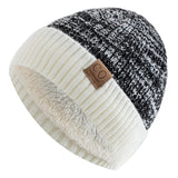 Vintage Vibe Mütze | Retro gefütterte Wintermütze mit lässigem Strickdesign – Weiß