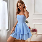 nola – tiered ruffle mini dress mit spaghettiträgern & rückenschleife – Blau