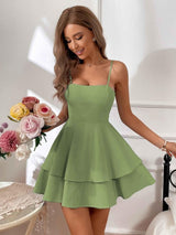 nola – tiered ruffle mini dress mit spaghettiträgern & rückenschleife – Grün