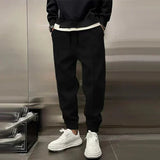 Tom | Komfortable Herren Jogginghose sportlich chic – Schwarz
