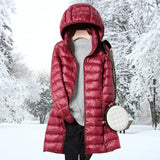 Ragnora | Damen Gesteppte Kapuzenjacke Winterjacke – Weinrot