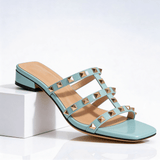 Riemchensandalen Damen mit Nieten und Absatz – Hellblau