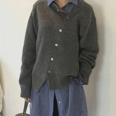 Asymmetrische Damen Strickjacke mit Knöpfen