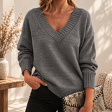 Silke | Damen Strickpullover mit V Ausschnitt, Oversized Schnitt und Strick Optik – Grau