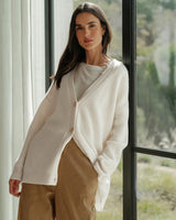 Solveig | Damen Oversize Strickjacke mit V-Ausschnitt – Creme-Weiß