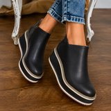 Soraya | Damen Orthopädische Stiefeletten mit Keilabsatz, Plateau und Reißverschluss – Schwarz