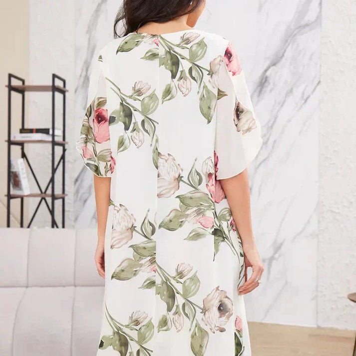 Merita – Modisches Chiffon Kleid Mit Blütenblättern