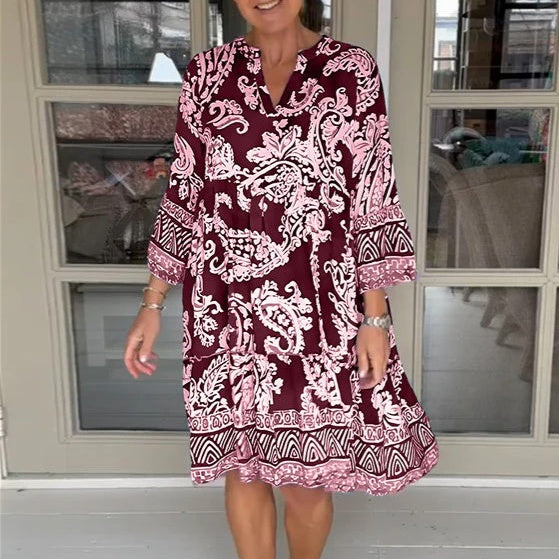 Viloura – Kleid mit V-Ausschnitt und Blumenmuster