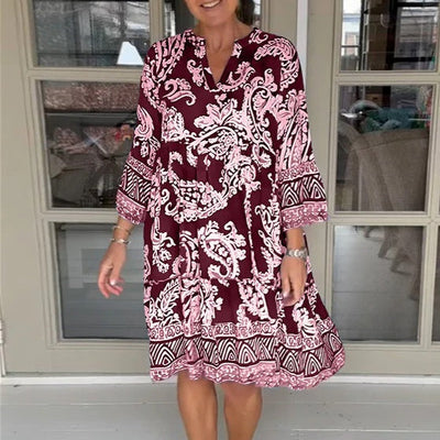 Viloura – Kleid mit V-Ausschnitt und Blumenmuster