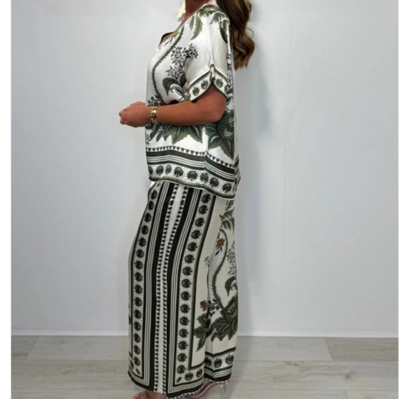 Kanella – Lässiges Oberteil Mit V Ausschnitt Und Weiter Hose