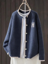 Sundra | Damen Oversized Strickjacke mit H-Logo – Marineblau