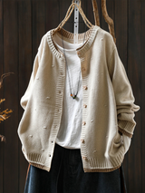 Svanheidra | Damen Oversize Strickjacke mit Knöpfen – Beige