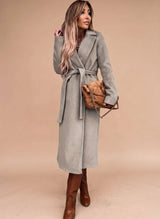 Charlotte | Trenchcoat Damen Eleganter Langer Mantel mit Bindegürtel Reverskragen – Hellgrau