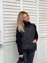 Wiltrud | Damen Steppjacke mit Strickärmeln – Schwarz