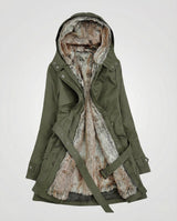 Charlotte | Wintermantel Damen Langer Gefütterter Parka mit Kunstfell-Kapuze – Grün