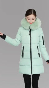 Clara | Wintermantel Damen Langer Parka Pelzkragen Kapuze Wattiert – Erbsengrün