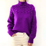 Wulfrun | Damen Strickpullover Rollkragen Zopfmuster – Goldbraun