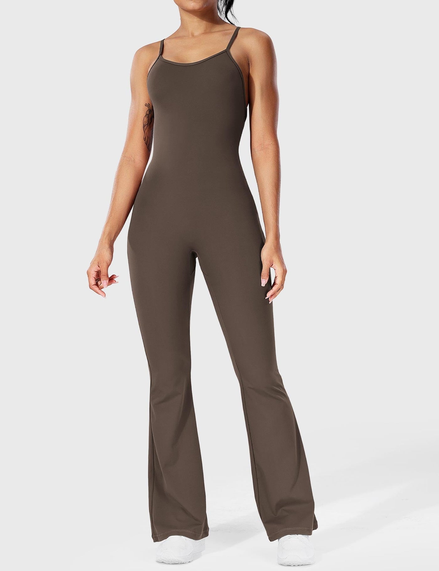 Serafina | Backless Flare Jumpsuit mit verstellbaren Trägern